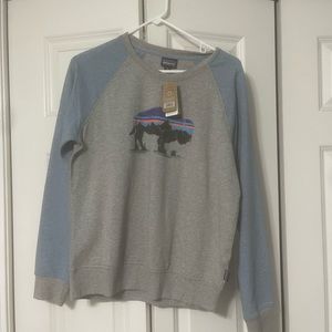 Patagonia long sleeve; thick; size M; never worn; tags still on